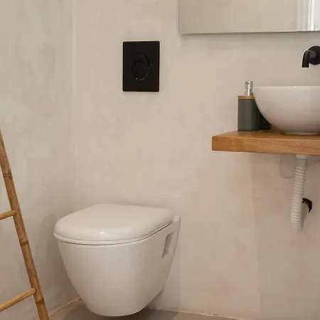 Secret Khora Apartment